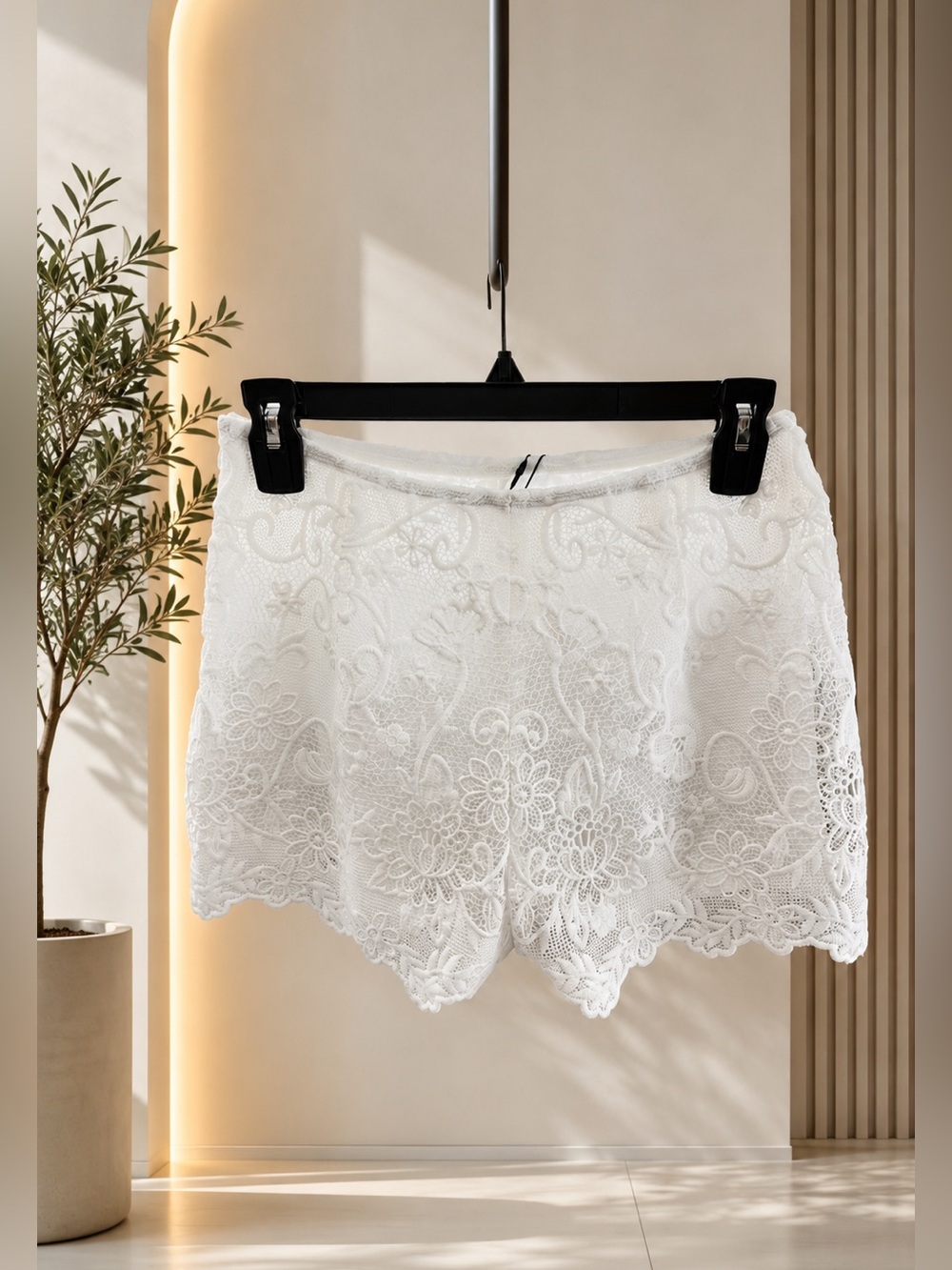 NEW ZARA LUXURY EMBROIDERED SHORTS SIZE S - Picture 2 of 8